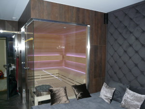 sauna - dwie ściany szklane