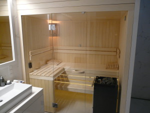 szklany front sauny